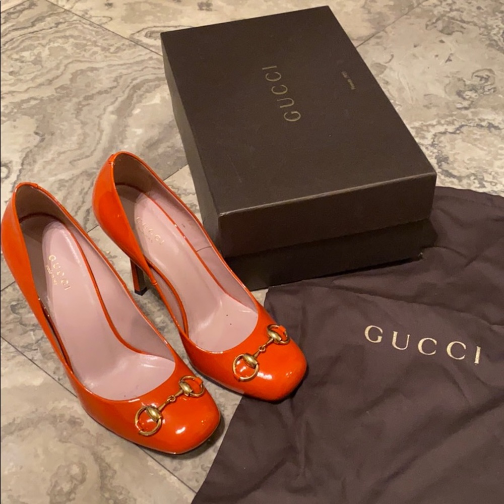 COPY - Gucci Vernice Crystal pumpkin pumps